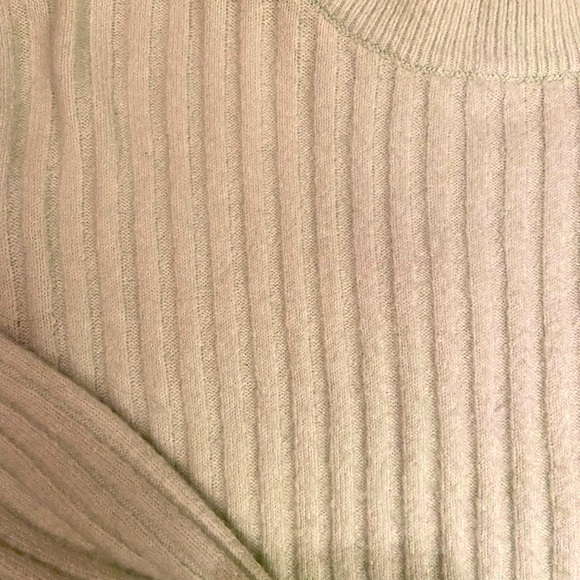 Bright green Dynamite sweater - Picture 2 of 3